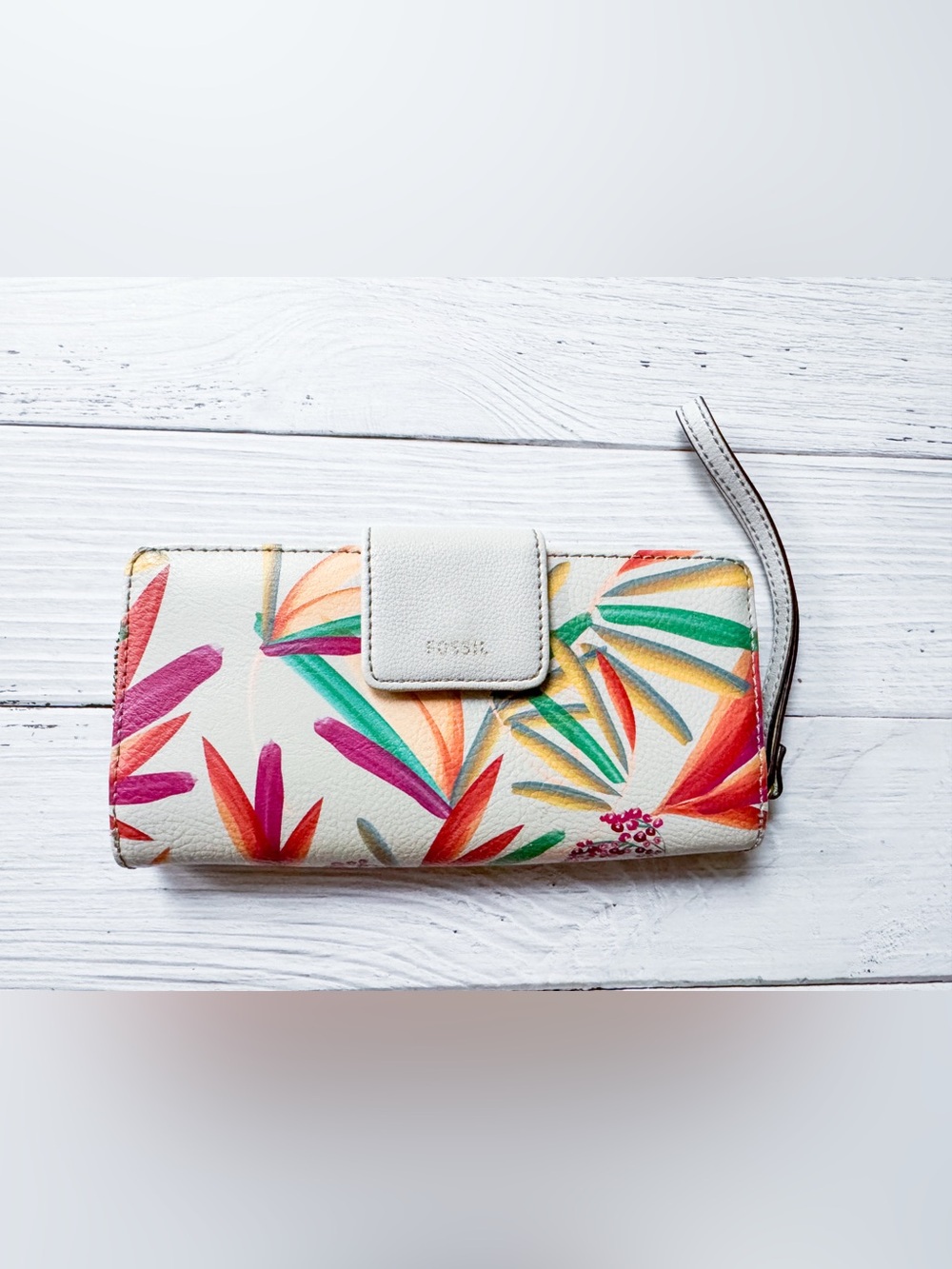 Fossil Madison Zip Clutch Wallet Tropical Floral Beige Trifold 8" x 4"